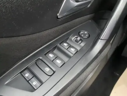 Photo 11 Peugeot 308 III PureTech 110 S&S ACTIVE PACK