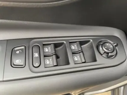 Photo 11 Jeep Renegade  1.3 Turbo T4 190ch PHEV 4xe Limited BVA6 eAWD