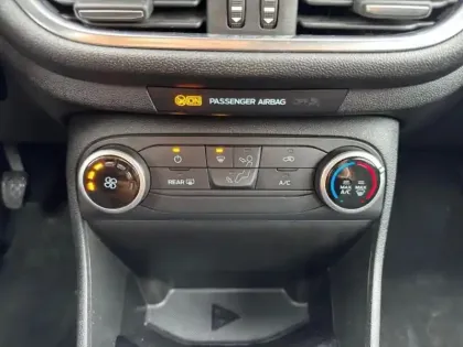 Photo 14 Ford Fiesta  1.1 85ch Cool & Connect 5p Euro6.2