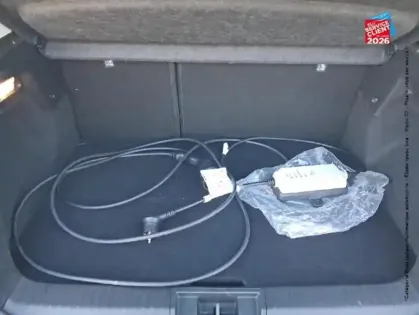 Photo 13 Renault Captur  1.6 E-Tech hybride rechargeable 160ch Intens -21