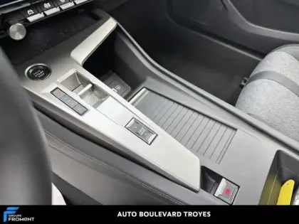 Photo 13 Peugeot 408  PHEV 225ch Allure Pack e-EAT8