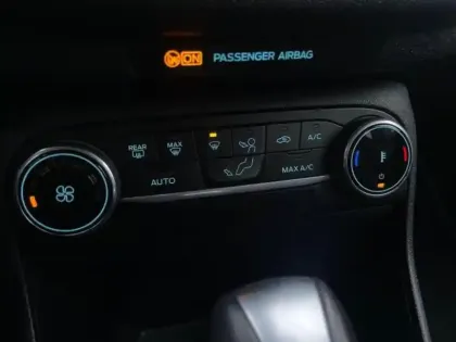 Photo 14 Ford Fiesta Gén. V Ph1 Evo Active X 5