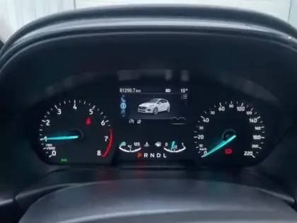 Photo 10 Ford Fiesta Gén. V Ph1 Evo Active X 5