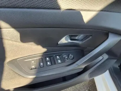 Photo 13 Peugeot 308  SW 1.5 BlueHDi 130ch S&S Active Pack EAT8