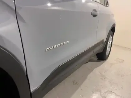 Photo 8 Jeep Avenger  1.2 Turbo T3 110ch MHEV Altitude BVR6 eHybrid