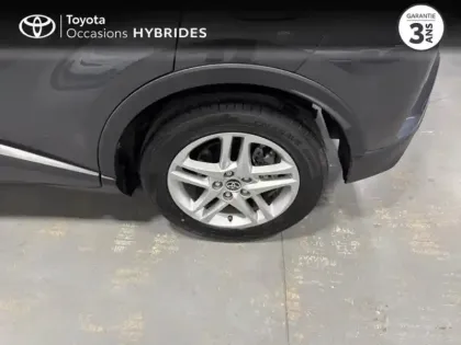Photo 5 Toyota C-HR  1.8 Hybride 122ch Dynamic Ultimate E-CVT