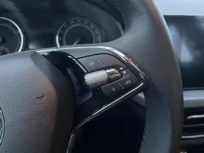 Photo 14 Skoda Kamiq  1.0 TSI Evo 110ch Ambition DSG7