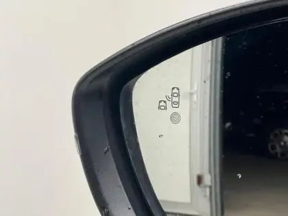 Photo 5 Peugeot 208  e- 136ch GT