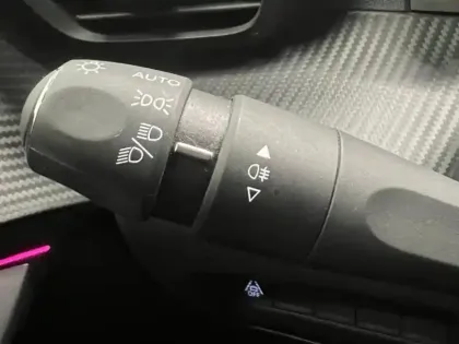 Photo 13 Peugeot 208  e- 136ch GT