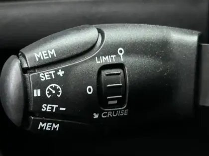 Photo 11 Peugeot 208  1.2 PureTech 75ch S&S Style