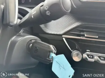 Photo 12 Peugeot 2008  1.2 Hybrid 145ch Allure e-DCS6