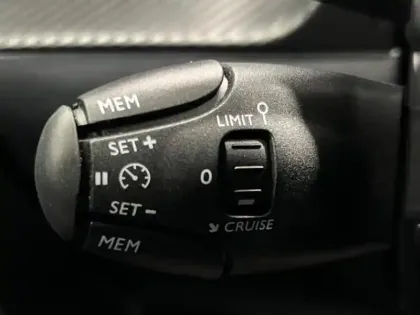 Photo 10 Peugeot 208  1.2 Hybrid 110ch Allure e-DCS6