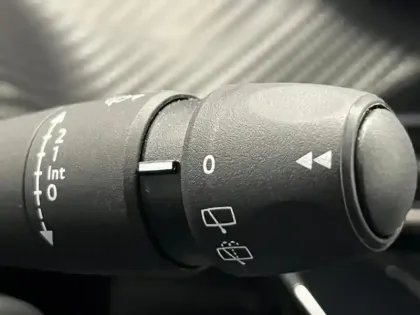 Photo 14 Peugeot 208  1.2 Hybrid 110ch Allure e-DCS6