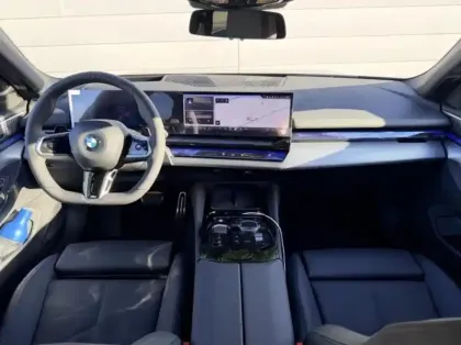 Photo 13 BMW Serie 5 Série 5 Touring 540dA 303ch M Sport xDrive