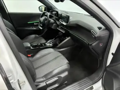 Photo 12 Peugeot 2008  1.5 BlueHDi 110ch S&S GT