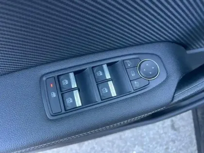 Photo 11 Renault Captur  1.6 E-Tech hybride 145ch Engineered