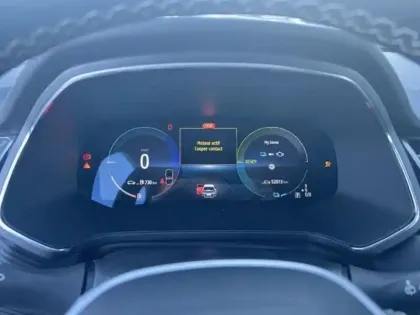 Photo 12 Renault Captur  1.6 E-Tech hybride 145ch Engineered