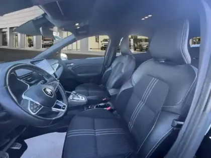 Photo 8 Renault Captur  1.6 E-Tech hybride 145ch Engineered