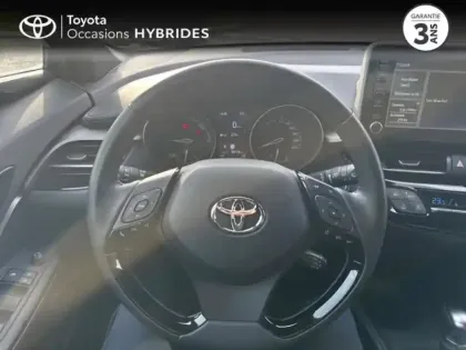 Photo 8 Toyota C-HR  1.8 Hybride 122ch Dynamic E-CVT