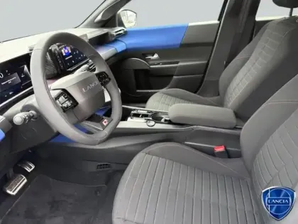 Photo 39 Lancia Ypsilon  1.2 Ibrida 110ch HF Line eDCT6