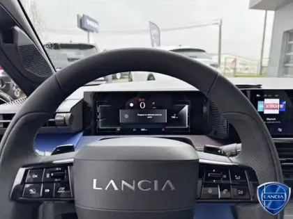 Photo 29 Lancia Ypsilon  1.2 Ibrida 110ch HF Line eDCT6