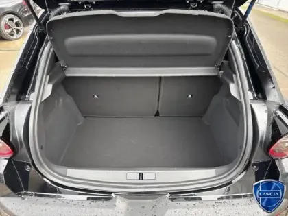Photo 42 Lancia Ypsilon  1.2 Ibrida 110ch HF Line eDCT6