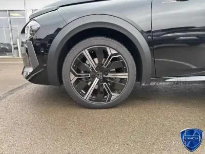 Photo 38 Lancia Ypsilon  1.2 Ibrida 110ch HF Line eDCT6