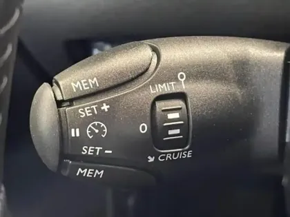 Photo 9 Peugeot 2008  1.2 PureTech 100ch S&S Allure Pack