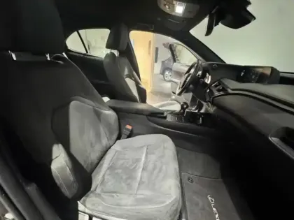 Photo 10 Lexus UX  250h 2WD Pack Business MY20