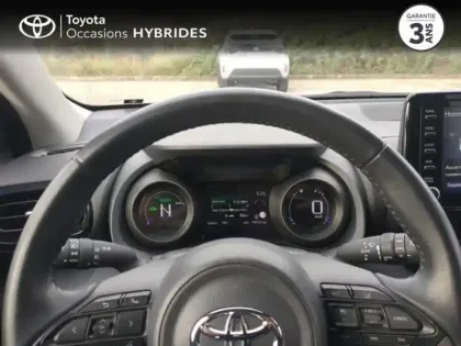 Photo 12 Toyota Yaris  116h Design 5p MY22