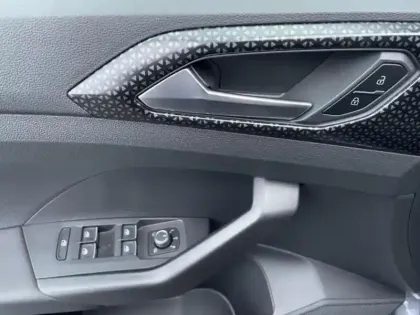 Photo 12 Volkswagen T-cross  1.0 TSI 110ch R-Line Tech DSG7