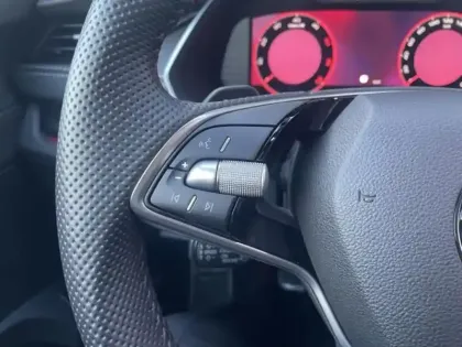 Photo 11 Skoda Octavia  Combi 2.0 TDI SCR 150ch Sportline DSG7