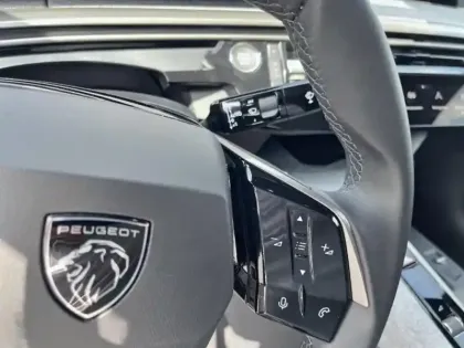Photo 9 Peugeot 3008  1.2 Hybrid 145ch Allure e-DCS6