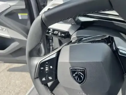Photo 8 Peugeot 3008  1.2 Hybrid 145ch Allure e-DCS6