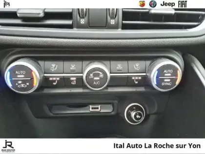 Photo 13 Alfa Romeo Giulia  2.0 TB 200ch Sprint AT8 MY22