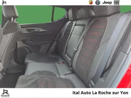 Photo 9 Alfa Romeo Tonale  1.5 Hybrid 160ch Edizione Speciale TCT