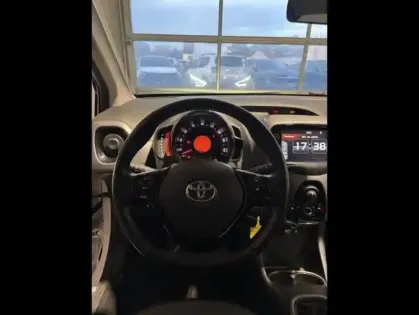 Photo 5 Toyota Aygo  1.0 VVT-i 72ch x-play 5p MY21