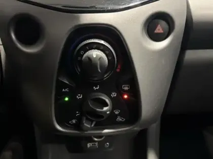 Photo 11 Toyota Aygo  1.0 VVT-i 72ch x-play 5p MY21