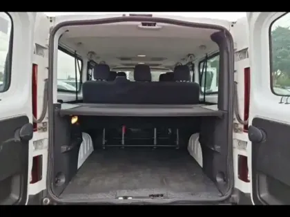 Photo 11 Renault Trafic Gén. III (J82) Ph3 Zen 4