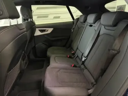 Photo 11 Audi Q8  60 TFSI e 462ch Compétition quattro tiptronic 8