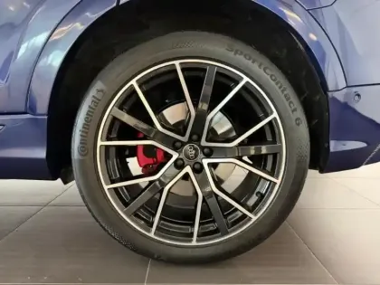 Photo 10 Audi Q8  60 TFSI e 462ch Compétition quattro tiptronic 8