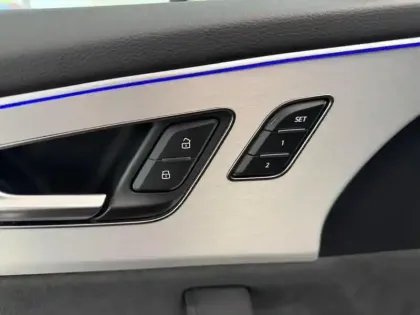 Photo 14 Audi Q8  60 TFSI e 462ch Compétition quattro tiptronic 8