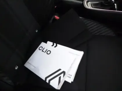 Photo 10 Renault Clio  1.6 E-Tech 145ch full hybrid esprit Alpine