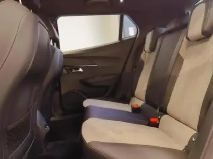 Photo 7 Peugeot 2008  e- 136ch GT Pack