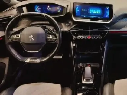 Photo 5 Peugeot 2008  e- 136ch GT Pack