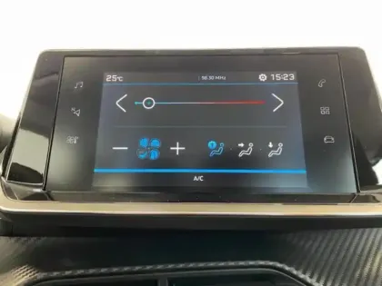 Photo 12 Peugeot 208  1.5 BlueHDi 100ch S&S Active