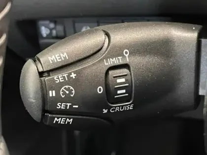 Photo 10 Peugeot 208  1.5 BlueHDi 100ch S&S Active