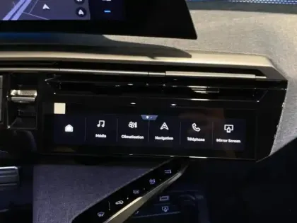 Photo 11 Peugeot 3008  Electrique 210ch Batterie 73 kWh GT