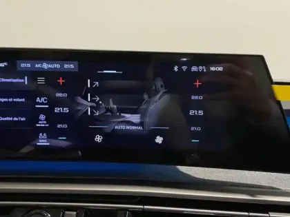 Photo 13 Peugeot 3008  Electrique 210ch Batterie 73 kWh GT