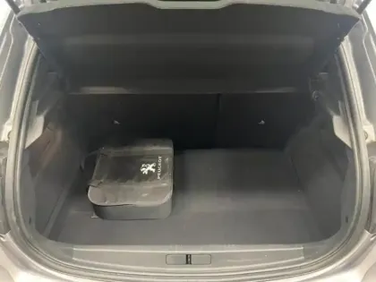 Photo 8 Peugeot 208  e- 136ch Style